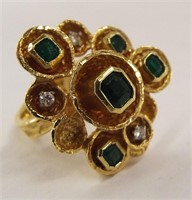 18k Gold Ring With Emeralds And Diamonds