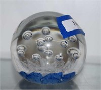 Vtg Art Glass Paper Weight w/ Controlled Bubbles