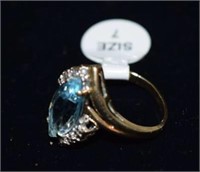 10k Gold Ring Size 7 w/ Blue Topaz & Six Diamond