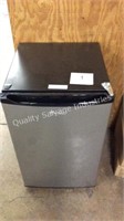 1 LOT WP COMPACT REFRIGERATOR