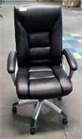 Executive office chair with adjustable height
