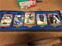 LOT OF SPORTS CARDS