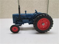 FORDSON  SUPER MAJOR TRACTOR SCALE 1/16