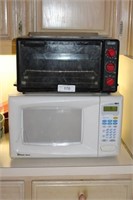 Deloughi Toaster Oven & Magic Chef