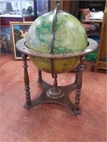 Vintage style globe of the world rolling bar