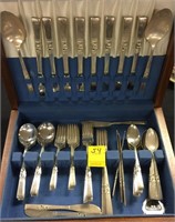 SET COMMUNITY SILVERPLATE FLATWARE