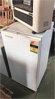 Kelvinator 140L Upright Freezer