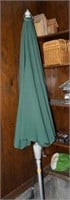 GREEN WINDOUT PATIO UMBRELLA WITH STAND