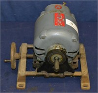 1/4HP 115V Electric Motor with Base