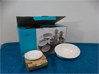 New in Box Worcester Classics Dishes