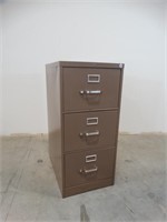 Metal File Cabinet w/3 Drawers