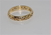 9ct yellow gold filigree and diamond ring