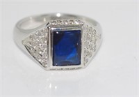 18ct white gold, blue stone and diamond/CZ ring