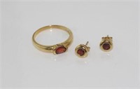 9ct gold and garnet ring with earrings