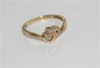 9ct gold ring with 2 hearts