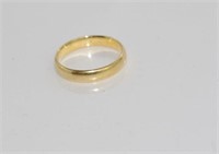 Yellow gold wedder marked 18c A&C Ld