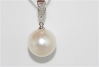 18ct white gold, diamond and Broome pearl pendant