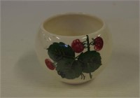 Plichta (Wemyss) Scottish pottery bowl