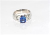 18ct white gold Ceylon sapphire & diamond ring