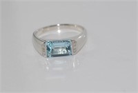 10ct white gold and aquamarine& diamond  ring