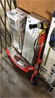 1 LOT RAZOR ELECTRIC SCOOTER