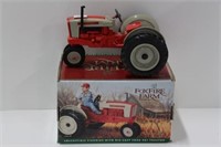 FORD 901 SELECTO SPEED TRACTOR. ERTL 1/16