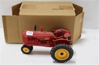 M.H 33 TRACTOR. CIFES 1997 SPECIAL EDITION. 1/16