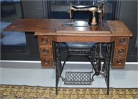 Early 1900's Singer Sewing Machine & Cabinet