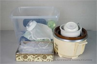 Box Lot - Slow Cooker and Kitchen