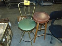 2 Bar Stools