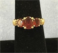 10K gold ring set with garnet and diamonds, weight