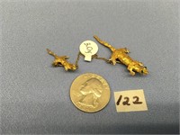 Gold nuggeted pin in the shape of gecko, 3g     (a