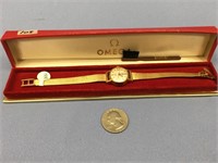 18K gold Omega watch, weight: 29.4g      (a 7)