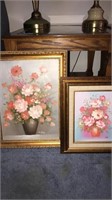 To oil paintings of flowers