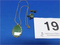 Opaque green stones - 2 pendants - pr. Pierced