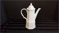 A- SAVOIR WHITE COFFEE POT WITH LID