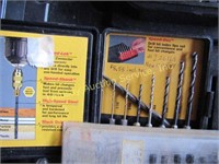 1 flat tools: Dewalt 9.6v drill, charger,