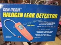 Cen-tech halogen leak detector in box (looks new)