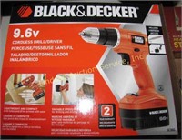 Black & Decker 9.6v drill w/ box (looks new),