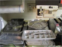 20pcs: Bakeware, 2 Pyrex dishes (chipped),
