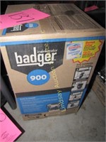 NIB Badger mod: 90 insinkerator garbage disposal