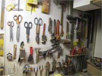 1 lot hand tools on wall over 100 pcs (see pics)