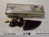 Hunting Knife in Leather Sheath