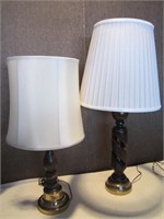 2 PC WOOD LAMP SET WITH SHADES