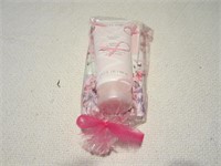 NEW MARY KAY LOTION AND SOAP GIFT SET