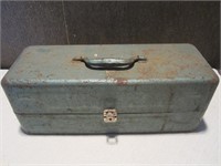 VINTAGE METAL TOOL BOX