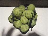 LOT OF TENNIS BALLS WITH BAG