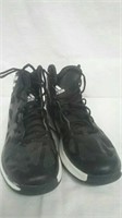 Adidas men's size 9 1/2 tennis shoes