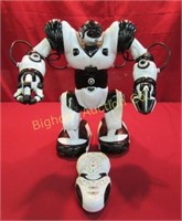 Wow-Wee Robot w/ Remote