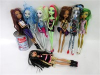 8 poupées Mattell dolls